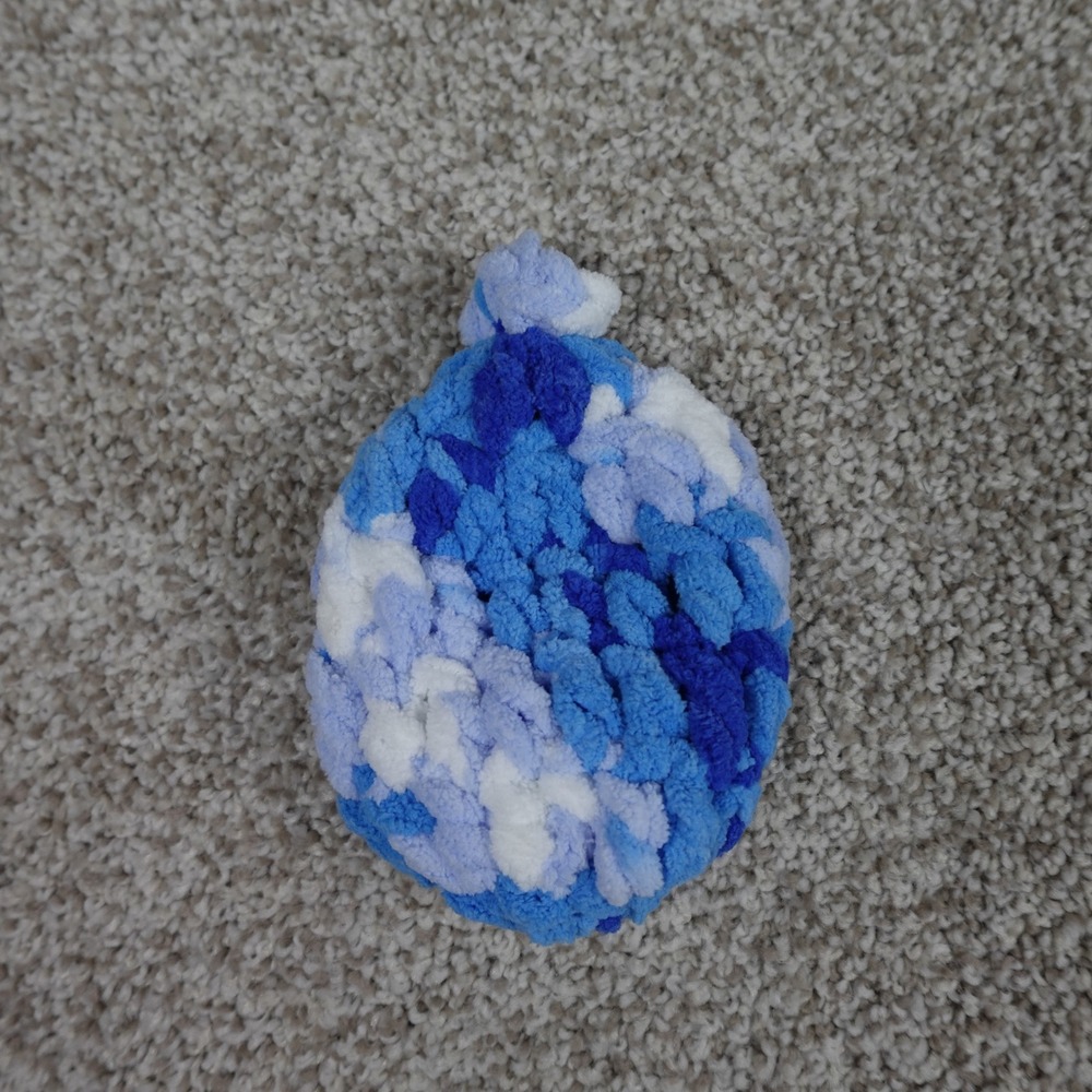 Handmade Reusable Crochet Water Balloons Set of 4 Blue White Variegated Chenille - Picture 2 of 4